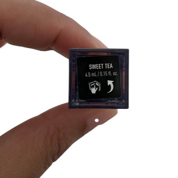 Matte Liquid Lipstick - Picture 8 of 8